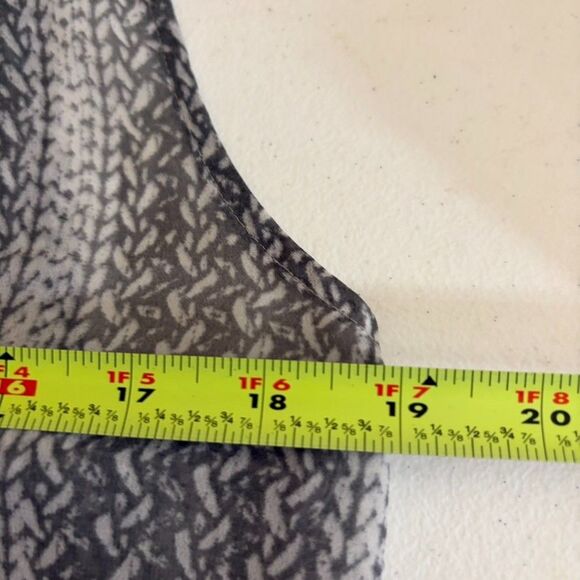 Loft Tank Top Women's Small V-Neck Sheer Lightweight Popover Shirt Printed - Picture 8 of 8